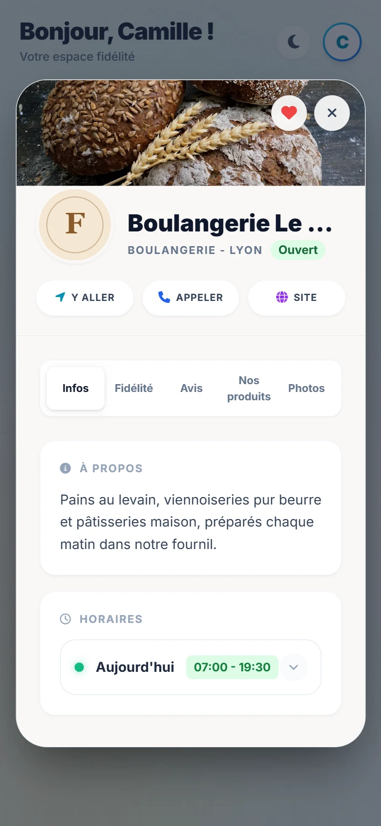 Fiche d'une boulangerie dans l'app : photo, horaires du jour, boutons Y aller, Appeler et Site.